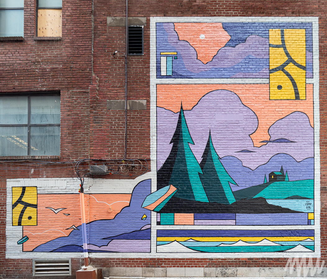 Une murale peinte par l'artiste Lucas Saenger dans la ruelle Palace à Montréal. On y voit un paysage au couchant, dans une composition en cases.
